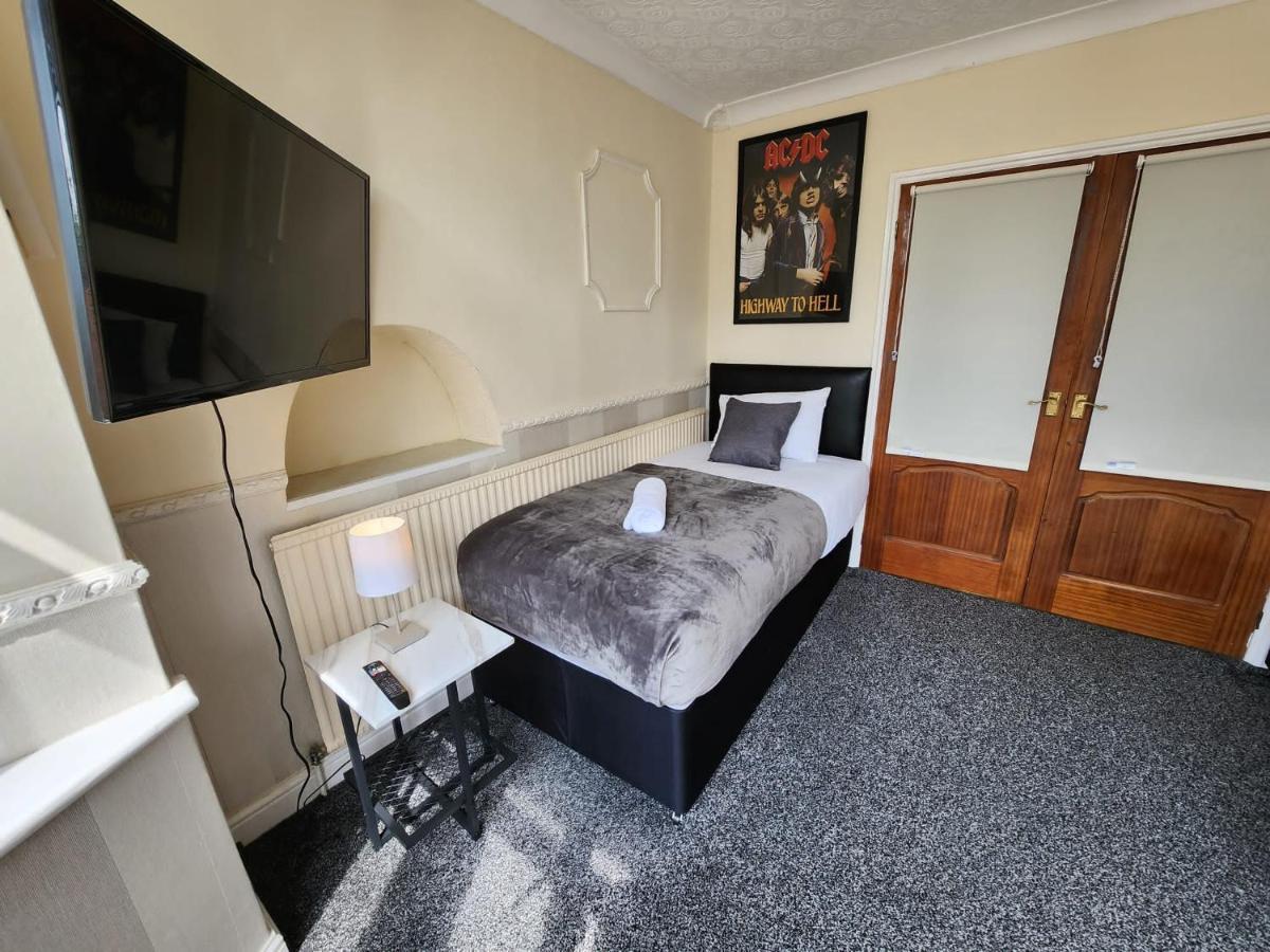 Sheldon Shared House Hotel Solihull Exterior foto