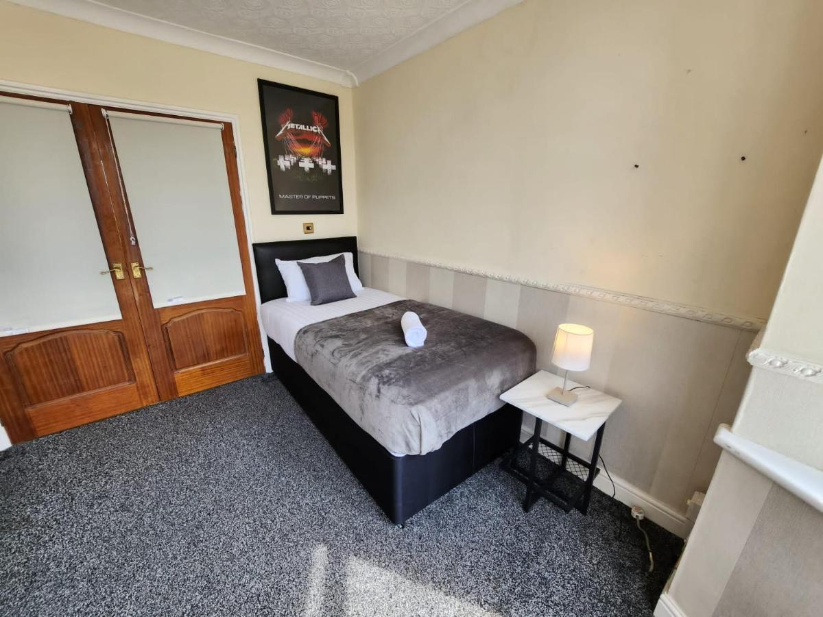 Sheldon Shared House Hotel Solihull Exterior foto