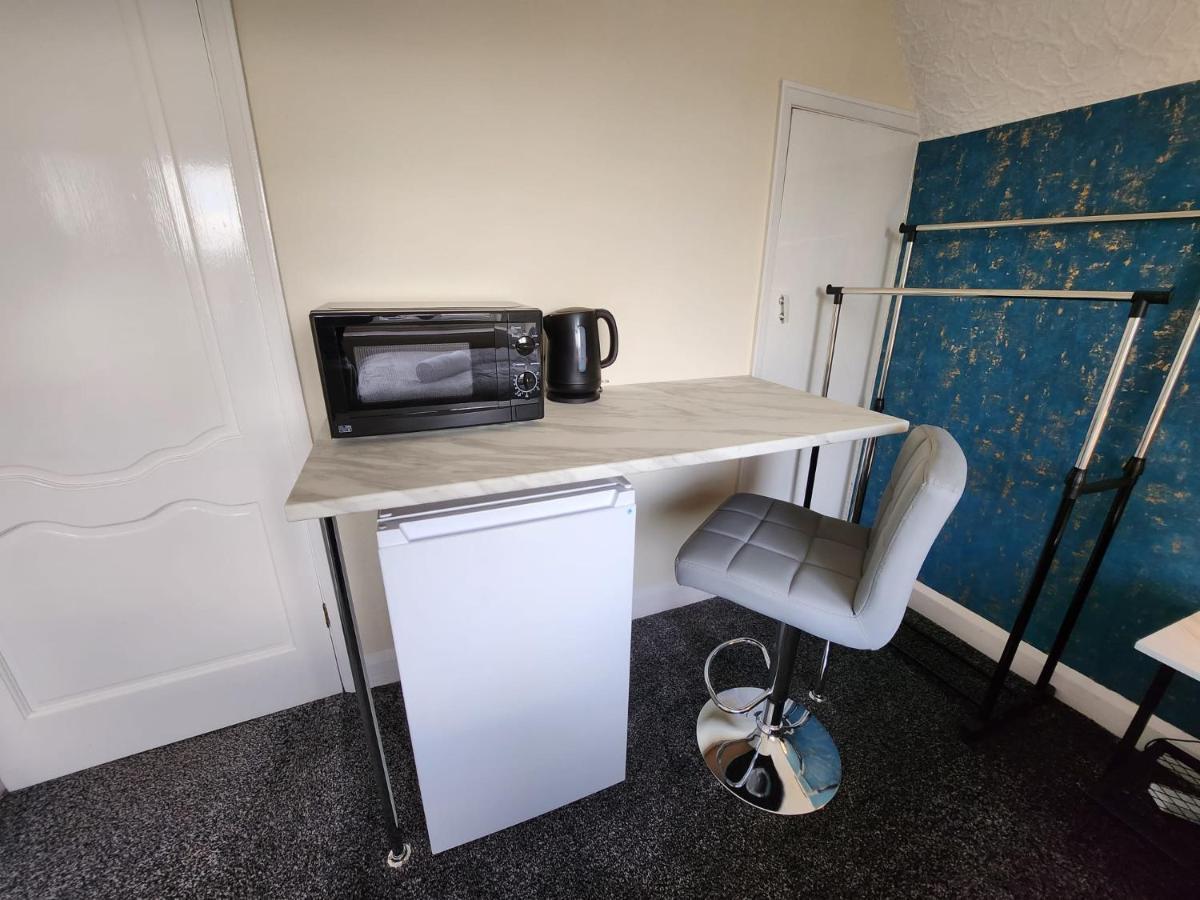 Sheldon Shared House Hotel Solihull Exterior foto