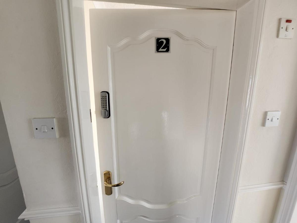 Sheldon Shared House Hotel Solihull Exterior foto